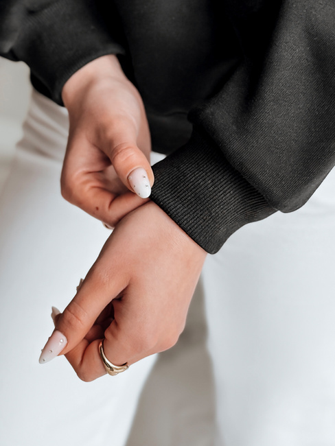 Bluza damska oversize z nadrukiem JUST LOVE YOU czarna Dstreet BY1472