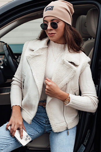 Kamizelka damska zamszowa z kożuszkiem WOOLZIP biała Dstreet TY4743