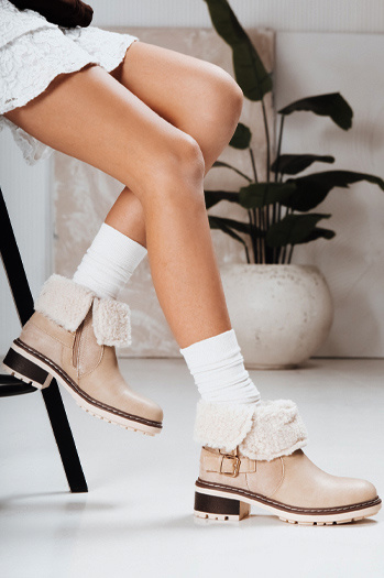 Botki damskie z kożuszkiem beżowe Dstreet ZY1249