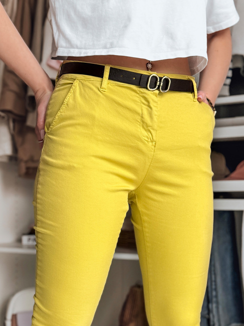 Spodnie damskie slim fit z paskiem LINESKA musztardowe Dstreet UY2579
