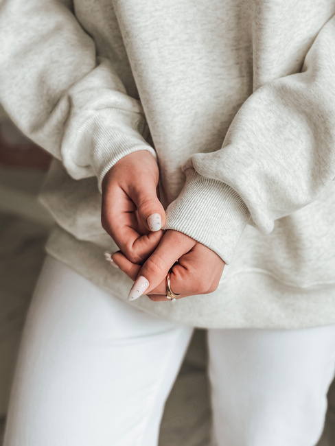 Bluza damska oversize z sercem SERDUCHOVA szara Dstreet BY1440