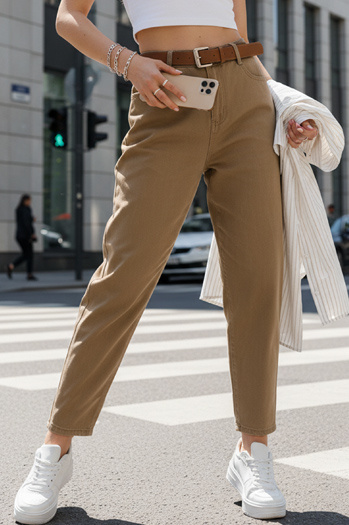 Jeansy damskie z paskiem mom fit ciemnobeżowe Dstreet UY2878