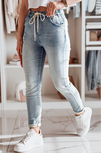 Spodnie damskie jeansowe slim fit SEMIFIT Dstreet UY2352