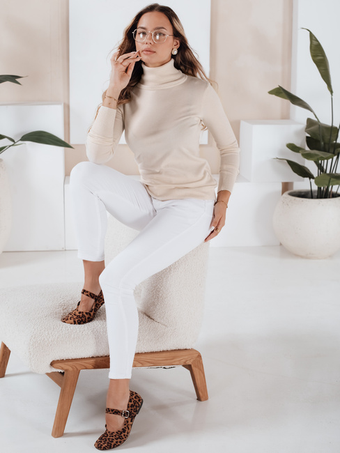 Damski sweter z golfem VANORIA kremowy Dstreet MY2487