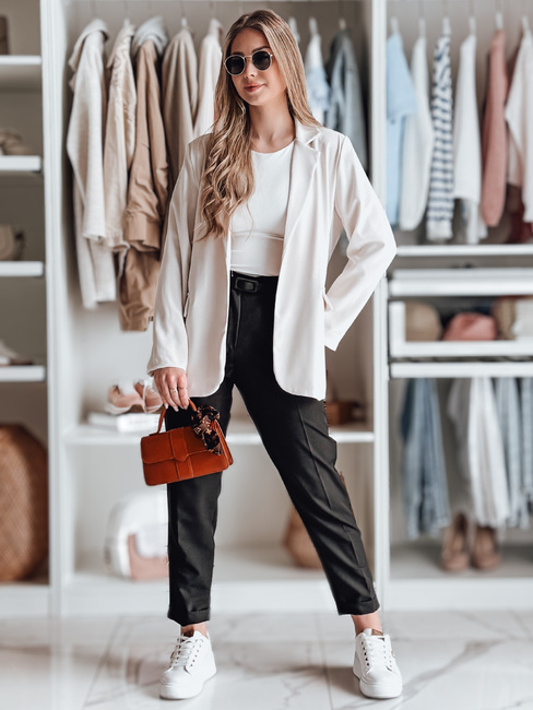 Casualowe spodnie damskie plisowane z paskiem PLISSO czarne Dstreet UY2518