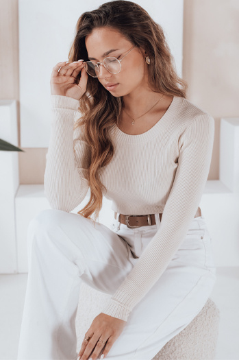 Damski sweter prążkowany NOLVIE ecru Dstreet MY2495