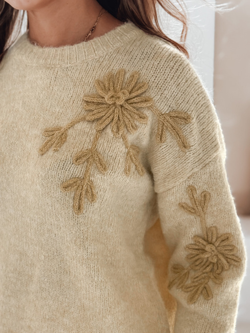 Damski sweter z aplikacją kwiatów GIRLHERBAL kremowy Dstreet MY2546