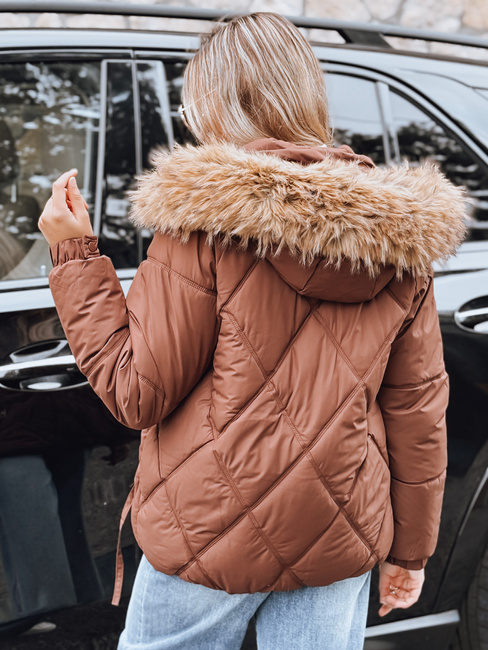 Kurtka damska zimowa pikowana z kapturem brązowa Dstreet TY5231