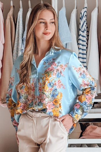 Koszula damska oversize w kwiaty BLOSSIVA błękitna Dstreet DY0466