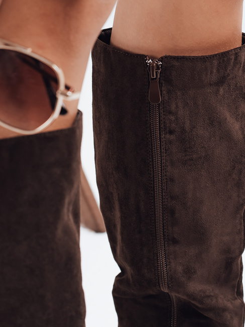 Kozaki damskie zamszowe na słupku brązowe Dstreet ZY1141