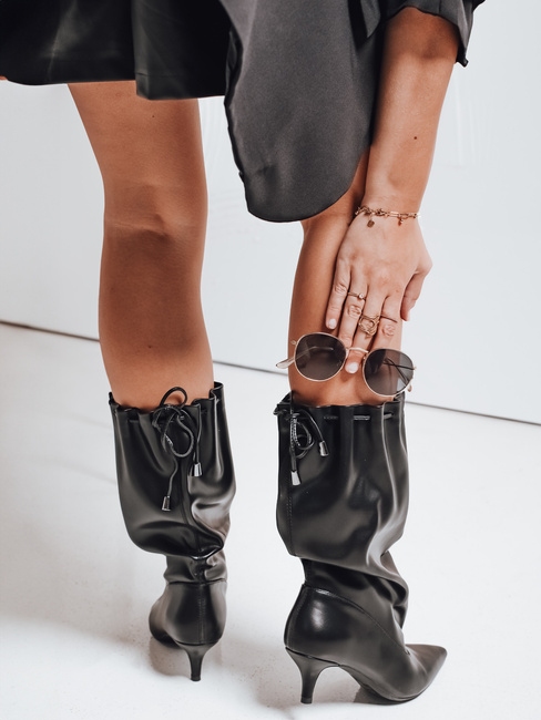 Kozaki damskie z marszczoną cholewką czarne Dstreet ZY1136