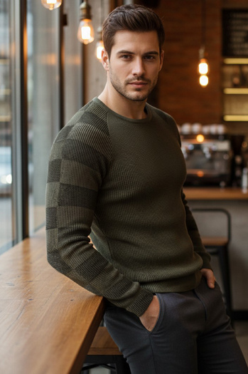 Sweter męski wkładany przez głowę khaki Dstreet WX1637