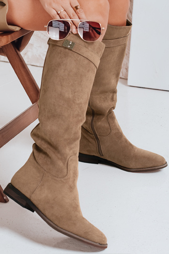 Kozaki damskie zamszowe na niskim obcasie beżowe Dstreet ZY1088