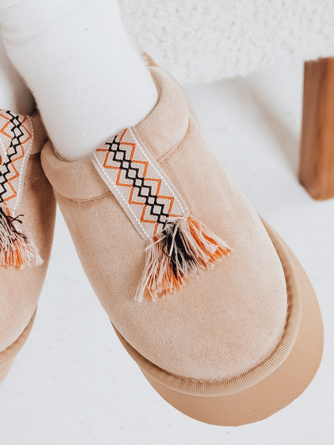 Klapki damskie ocieplane jasnobeżowe Dstreet ZY1300